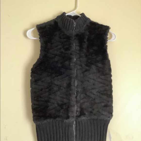 Black Fur Vest - Picture 2 of 8